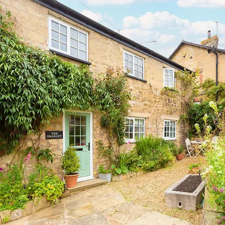 Holiday home The Granary